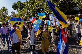 Ukrainian citizens in Chile protest outside the Russian Embassy